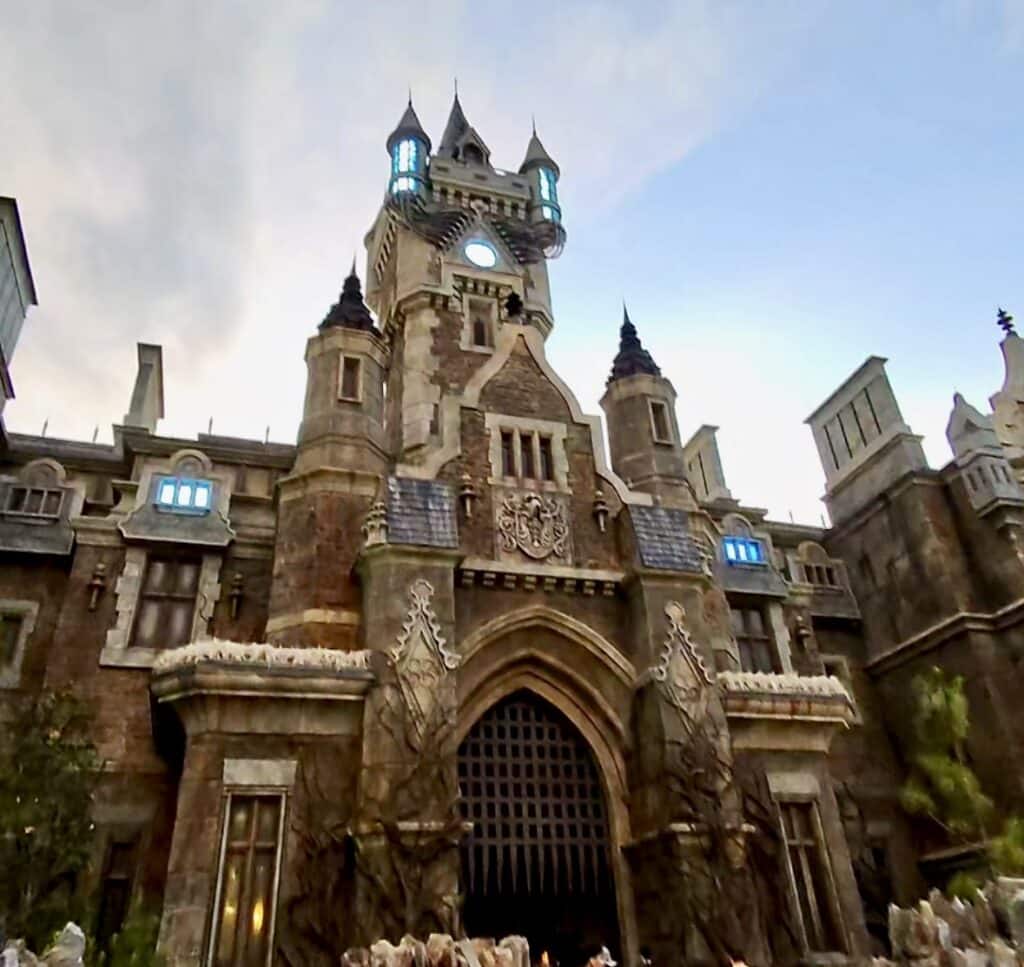 monsters unchained dark universe land at epic universe