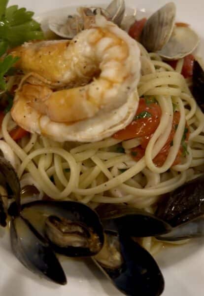 seafood pasta at grappolo winter park