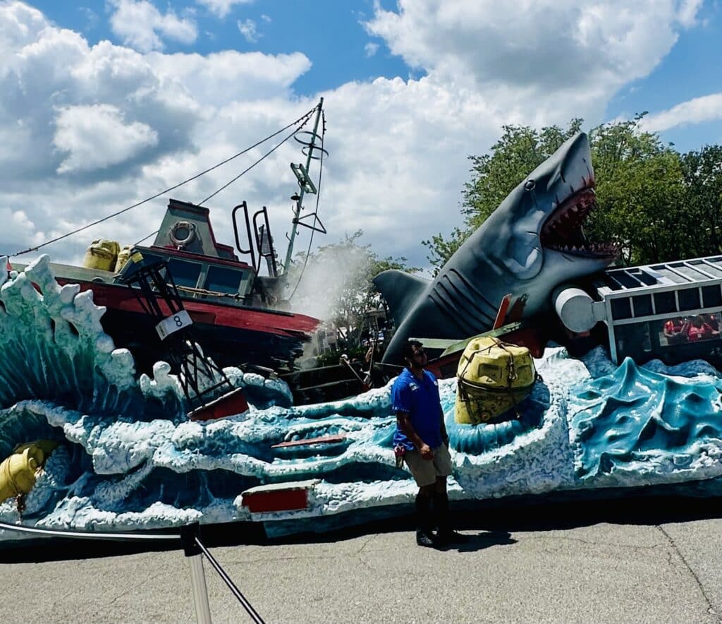 jaws in mega movie parade at universal studios orlando