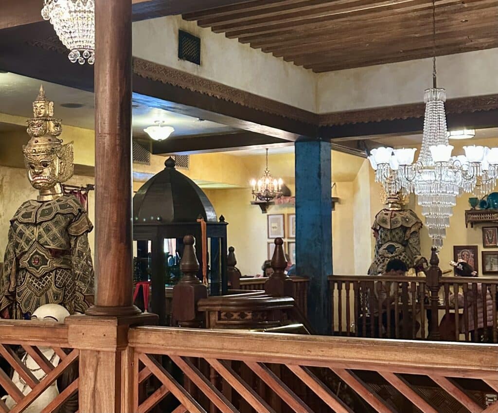 yak and yeti dining